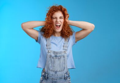 “평소보다 소리가 유난히 크게 들린다면”… 청각 과민이 보내는 신경계 신호